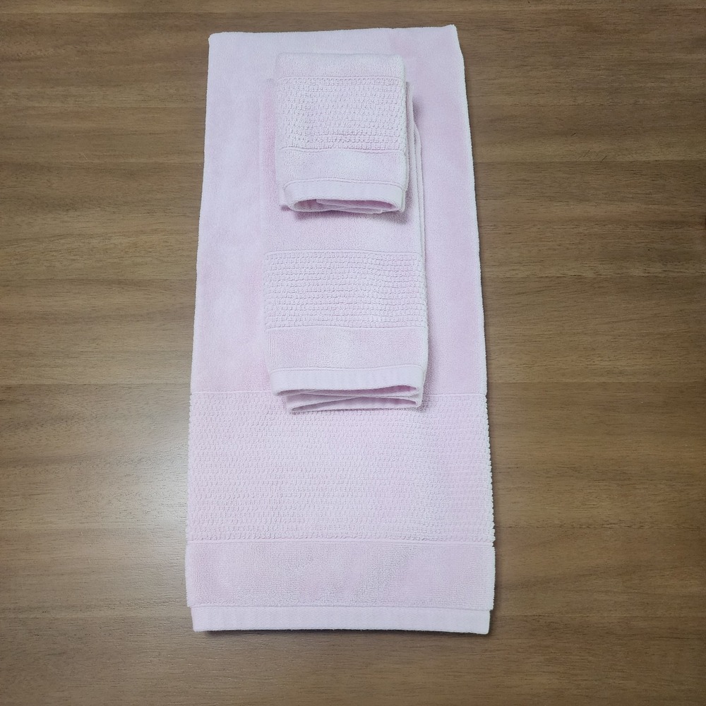 Lacoste 3 Piece Towel Set In Pink 100% Supima Cotton Bath & Hand Towel Washcloth